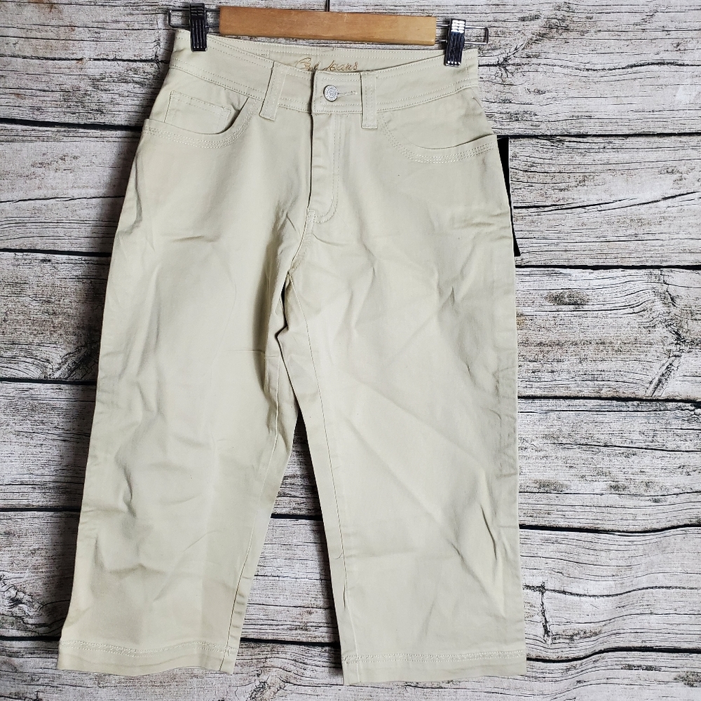 PZI Beige Sand Capri Size 4.Waist approx:  12 inches Inseam approx:  19 inche